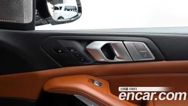 BMW X7 M50i 6STR