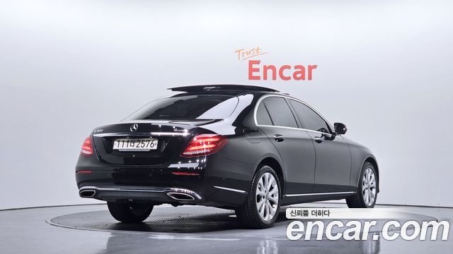 Mercedes-Benz E-Class E300 4MATIC Exclusive