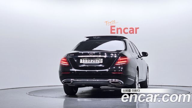 Mercedes-Benz E-Class E300 4MATIC Exclusive
