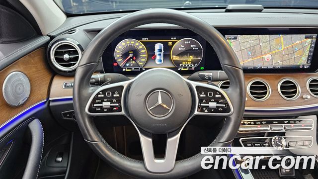 Mercedes-Benz E-Class E300 4MATIC Exclusive
