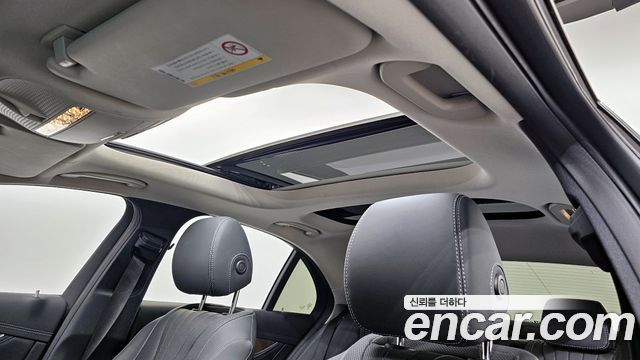 Mercedes-Benz E-Class E300 4MATIC Exclusive