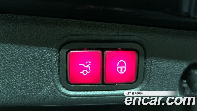 Mercedes-Benz E-Class E300 4MATIC Exclusive