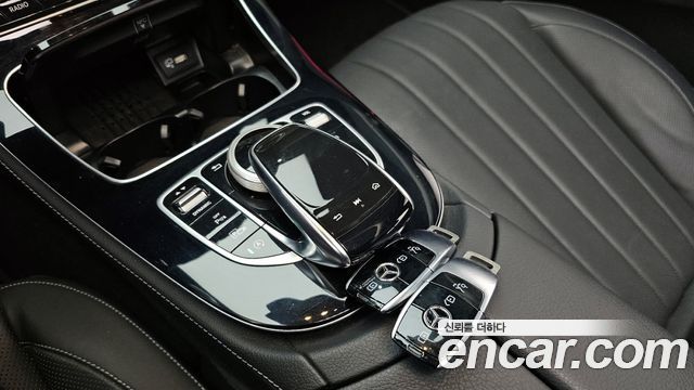 Mercedes-Benz E-Class E300 4MATIC Exclusive