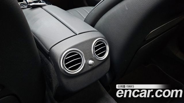Mercedes-Benz E-Class E300 4MATIC Exclusive
