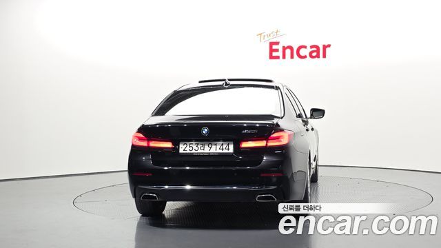 BMW 5-Series 530i Luxury