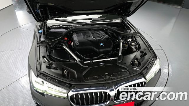 BMW 5-Series 530i Luxury