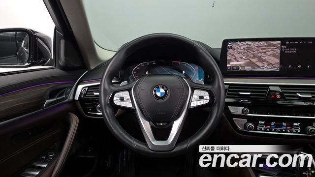 BMW 5-Series 530i Luxury