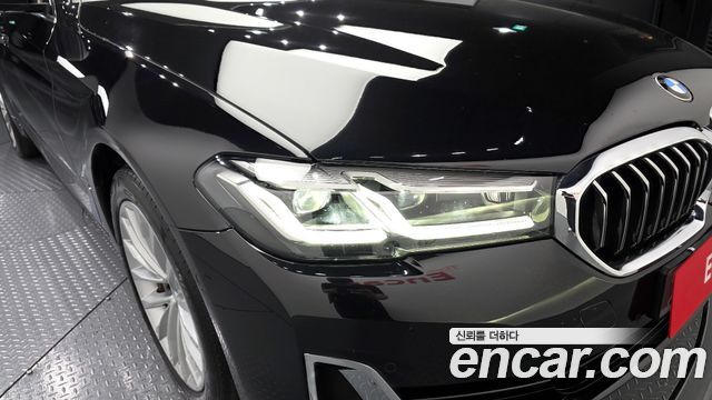 BMW 5-Series 530i Luxury