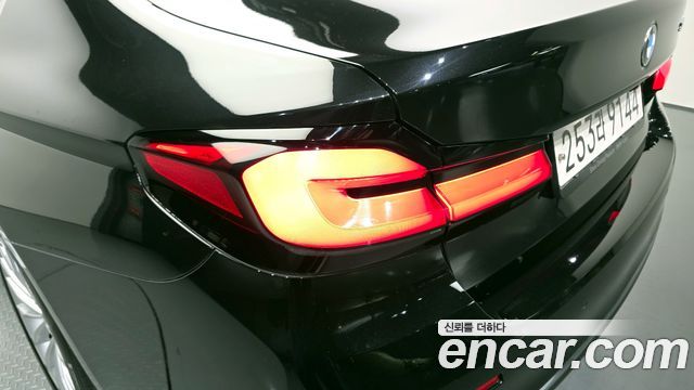 BMW 5-Series 530i Luxury