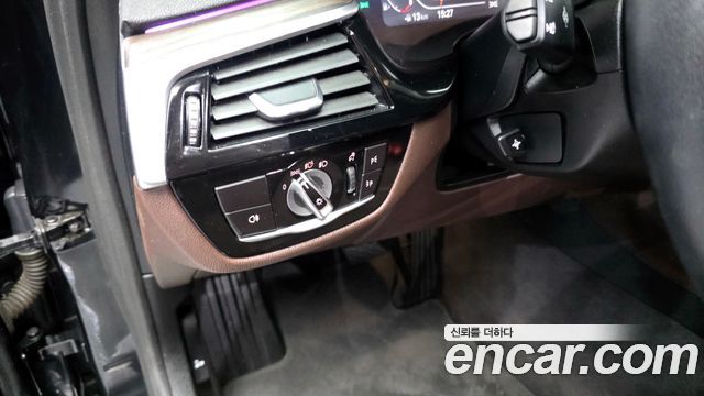 BMW 5-Series 530i Luxury