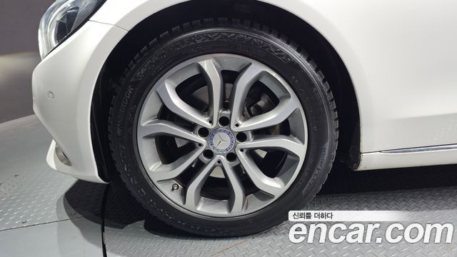 Mercedes-Benz C-Class C200 Avantgarde