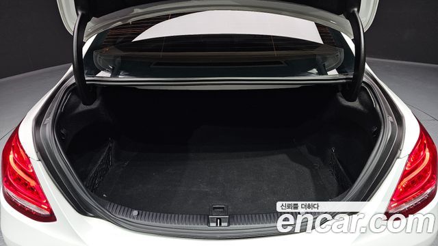 Mercedes-Benz C-Class C200 Avantgarde