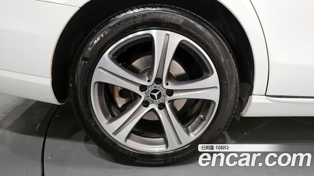 Mercedes-Benz E-Class E220d Avantgarde