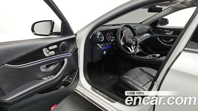 Mercedes-Benz E-Class E220d Avantgarde