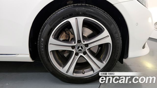 Mercedes-Benz E-Class E220d Avantgarde