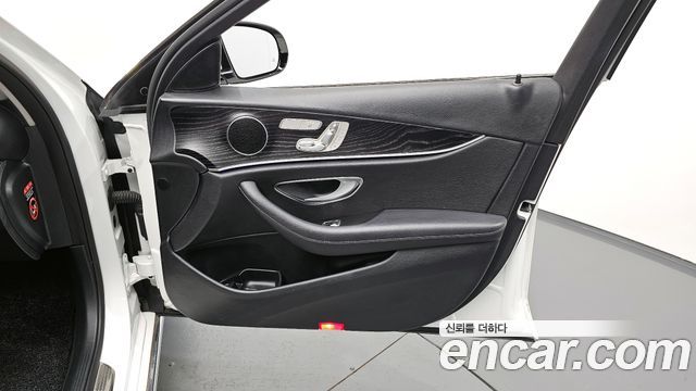 Mercedes-Benz E-Class E220d Avantgarde