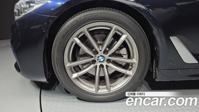 BMW 5-Series 520d xDrive M Sport Package Plus