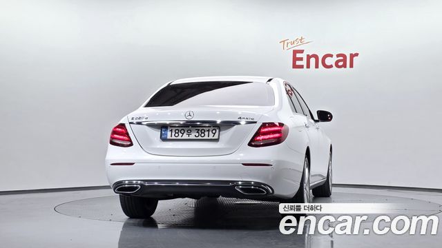 Mercedes-Benz E-Class E220d Avantgarde