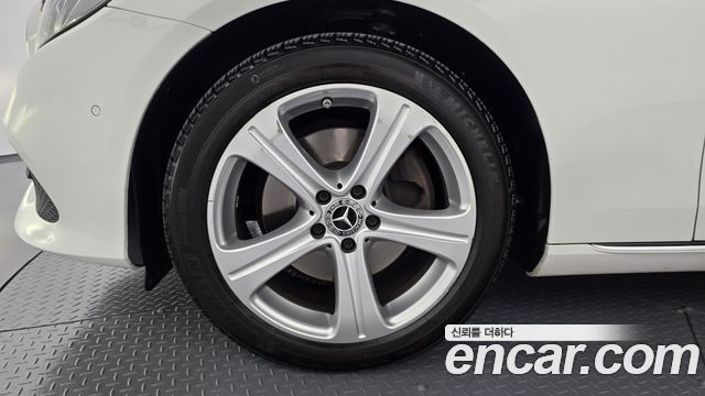 Mercedes-Benz E-Class E220d Avantgarde