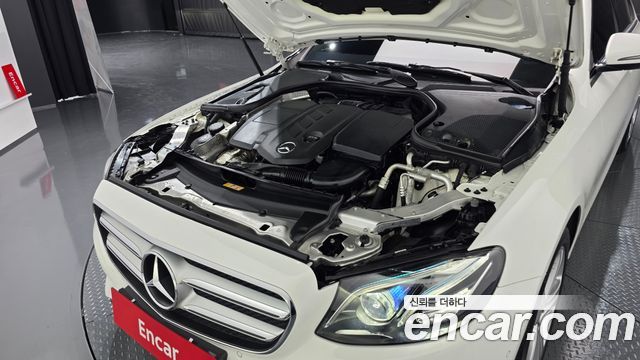 Mercedes-Benz E-Class E220d Avantgarde