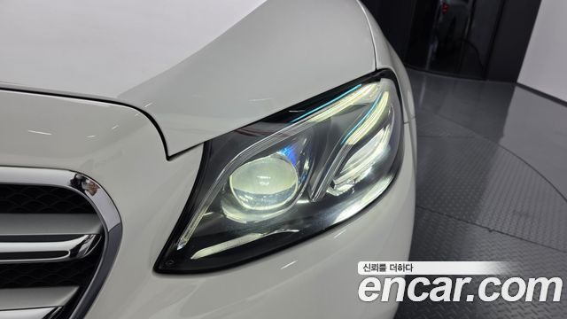 Mercedes-Benz E-Class E220d Avantgarde
