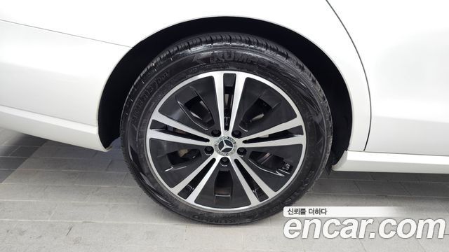 Mercedes-Benz E-Class E250 Avantgarde