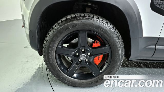 Land Rover Defender 90 D250 SE