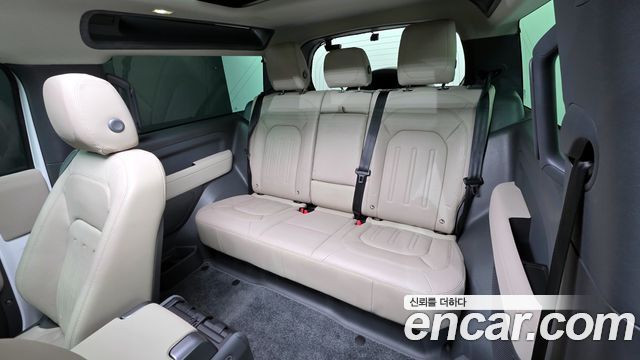 Land Rover Defender 90 D250 SE