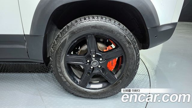 Land Rover Defender 90 D250 SE