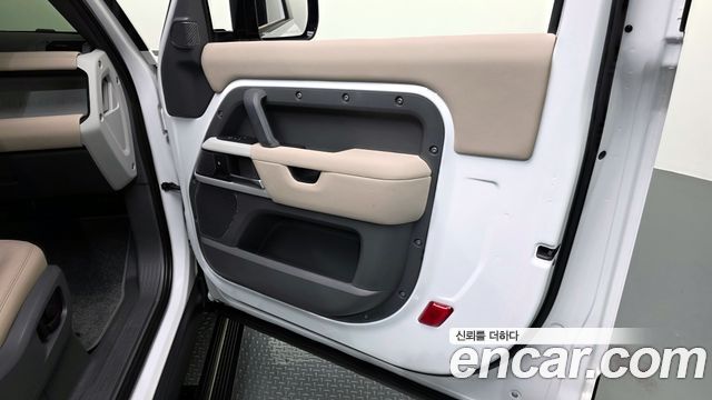 Land Rover Defender 90 D250 SE