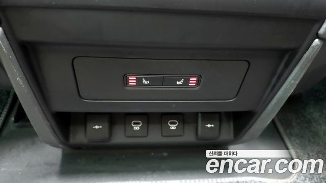 Land Rover Defender 90 D250 SE