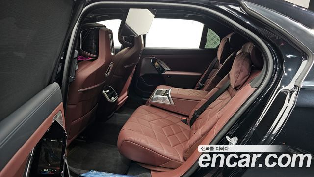 BMW 7-Series 740i xDrive M Sport