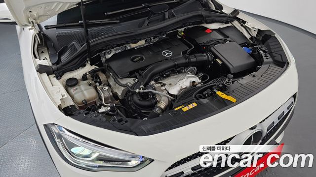 Mercedes-Benz GLA-Class GLA250 4MATIC