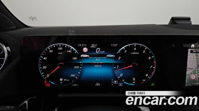 Mercedes-Benz GLA-Class GLA250 4MATIC