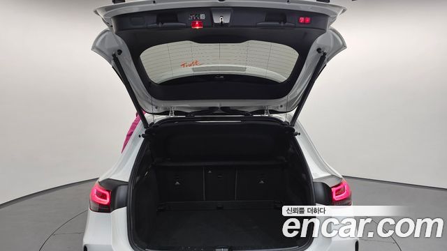 Mercedes-Benz GLA-Class GLA250 4MATIC