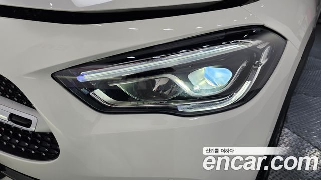 Mercedes-Benz GLA-Class GLA250 4MATIC