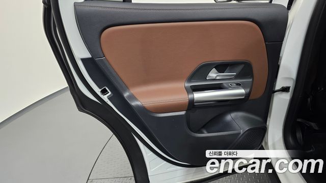 Mercedes-Benz GLA-Class GLA250 4MATIC