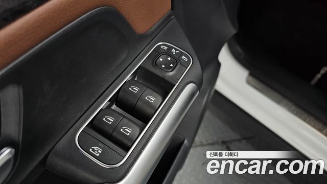 Mercedes-Benz GLA-Class GLA250 4MATIC