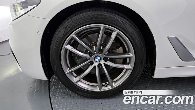 BMW 5-Series 520d M Sport Package Plus