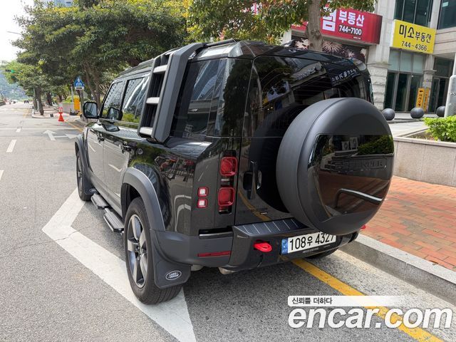 Land Rover Defender 110 D300 HSE