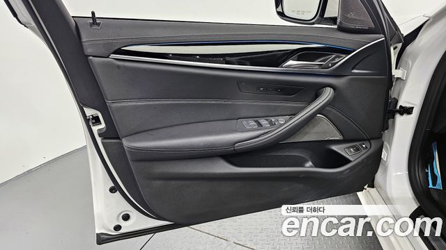 BMW 5-Series 530e M Sport