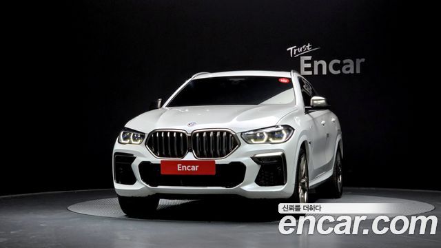 BMW X6 M50i