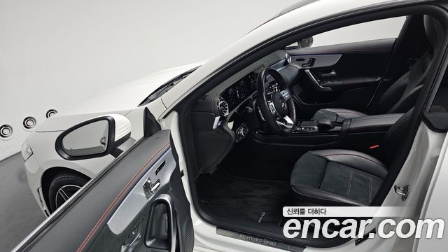 Mercedes-Benz CLA-Class CLA250 4MATIC