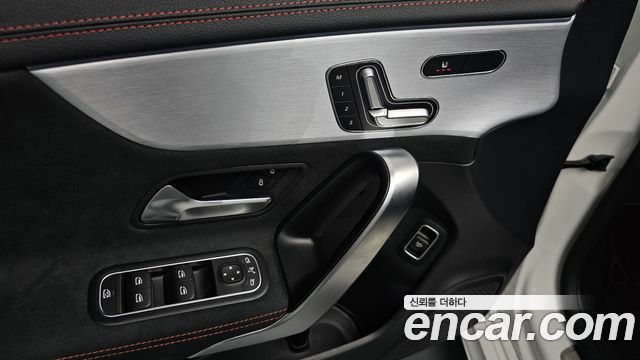 Mercedes-Benz CLA-Class CLA250 4MATIC