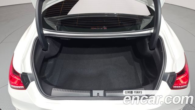 Mercedes-Benz CLA-Class CLA250 4MATIC