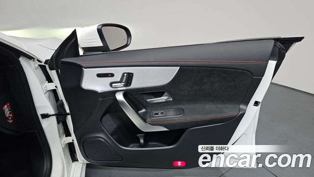 Mercedes-Benz CLA-Class CLA250 4MATIC