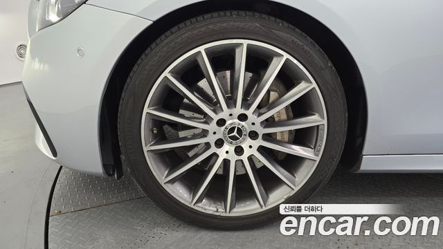 Mercedes-Benz E-Class E350 4MATIC AMG Line