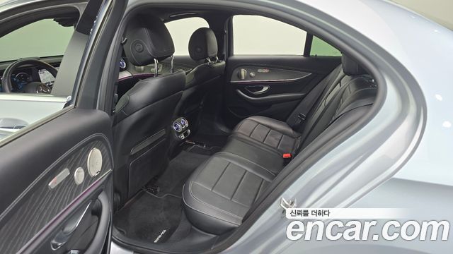 Mercedes-Benz E-Class E350 4MATIC AMG Line