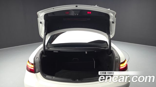 Mercedes-Benz E-Class E300d 4MATIC Coupe