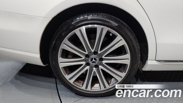 Mercedes-Benz E-Class E450 4MATIC Exclusive